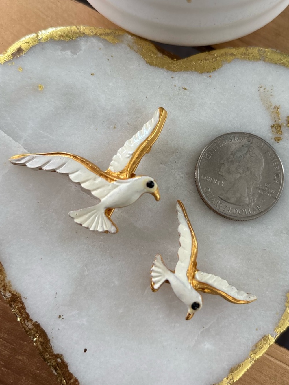 Vintage White and Gold Seagull Pin Set - Decorative Pet Bird Brooches - Picture 3 of 3